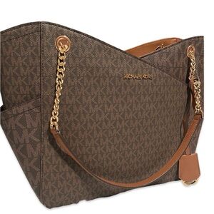 Beautiful Michael Kors Jet Set Tote